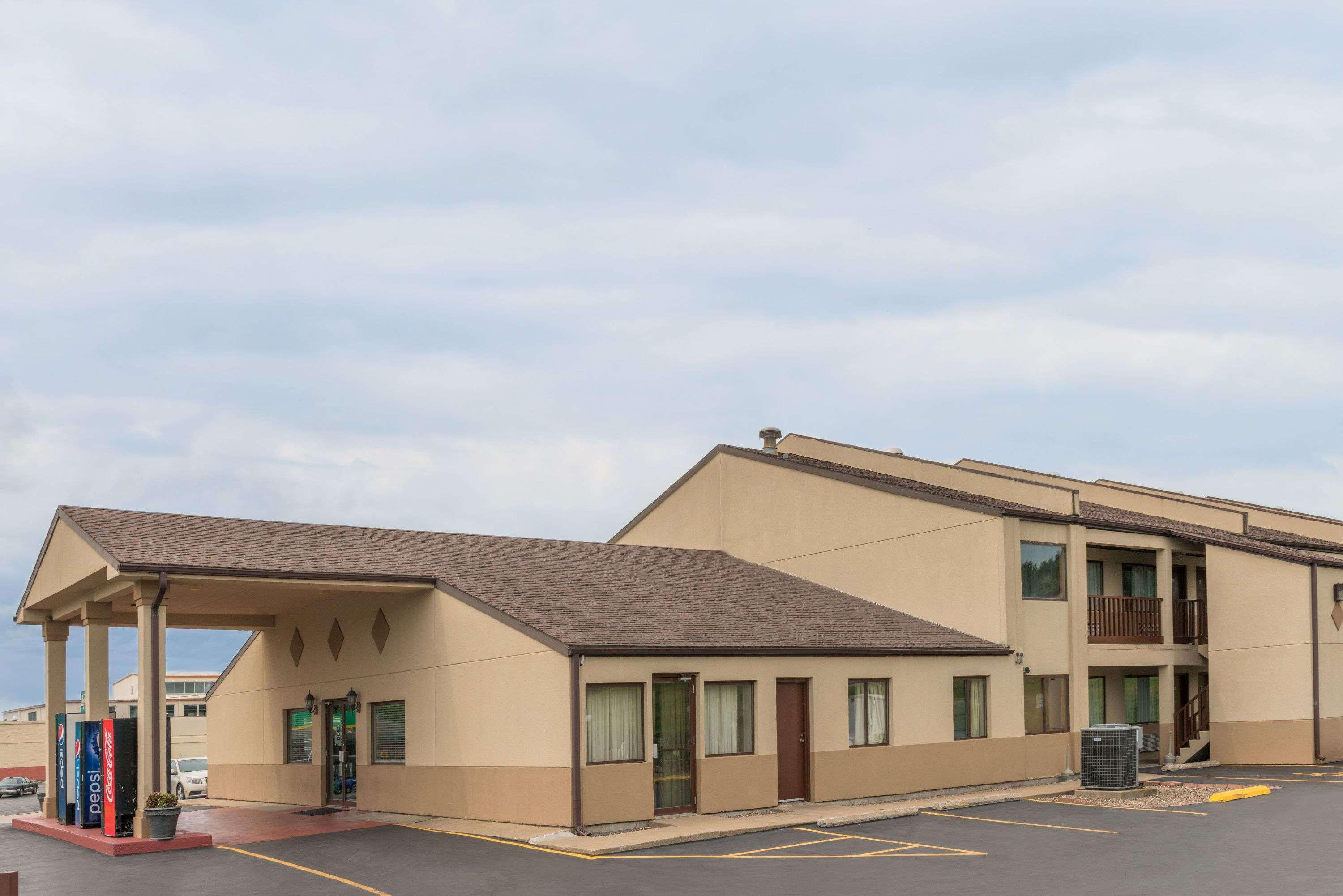 Days Inn By Wyndham Hannibal Esterno foto