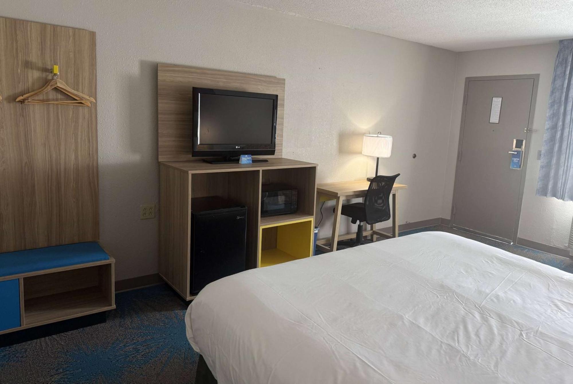 Days Inn By Wyndham Hannibal Esterno foto